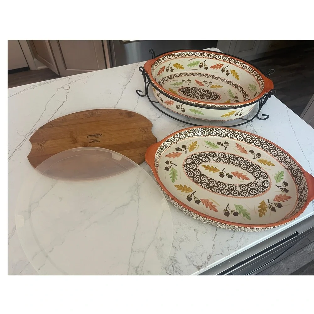 Temp-tations Old World Harvest 3QT Oval Baker Set with Rack Bamboo Board NIB